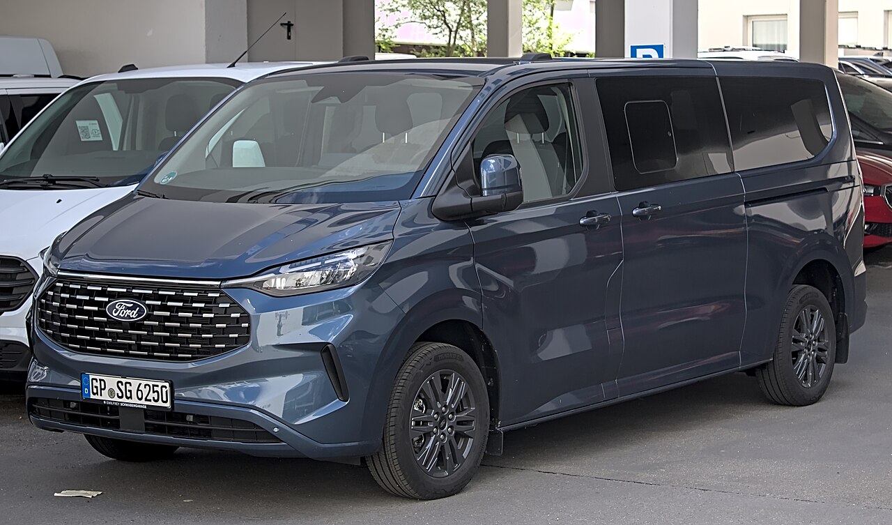 Ford Tourneo 9 Places location voiture F&egrave;s Maroc